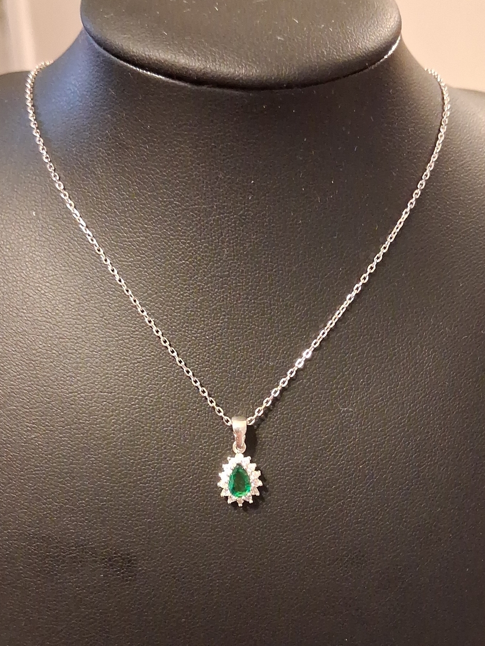 S925 Emerald Teardrop Halo Pendant Necklace - Silver